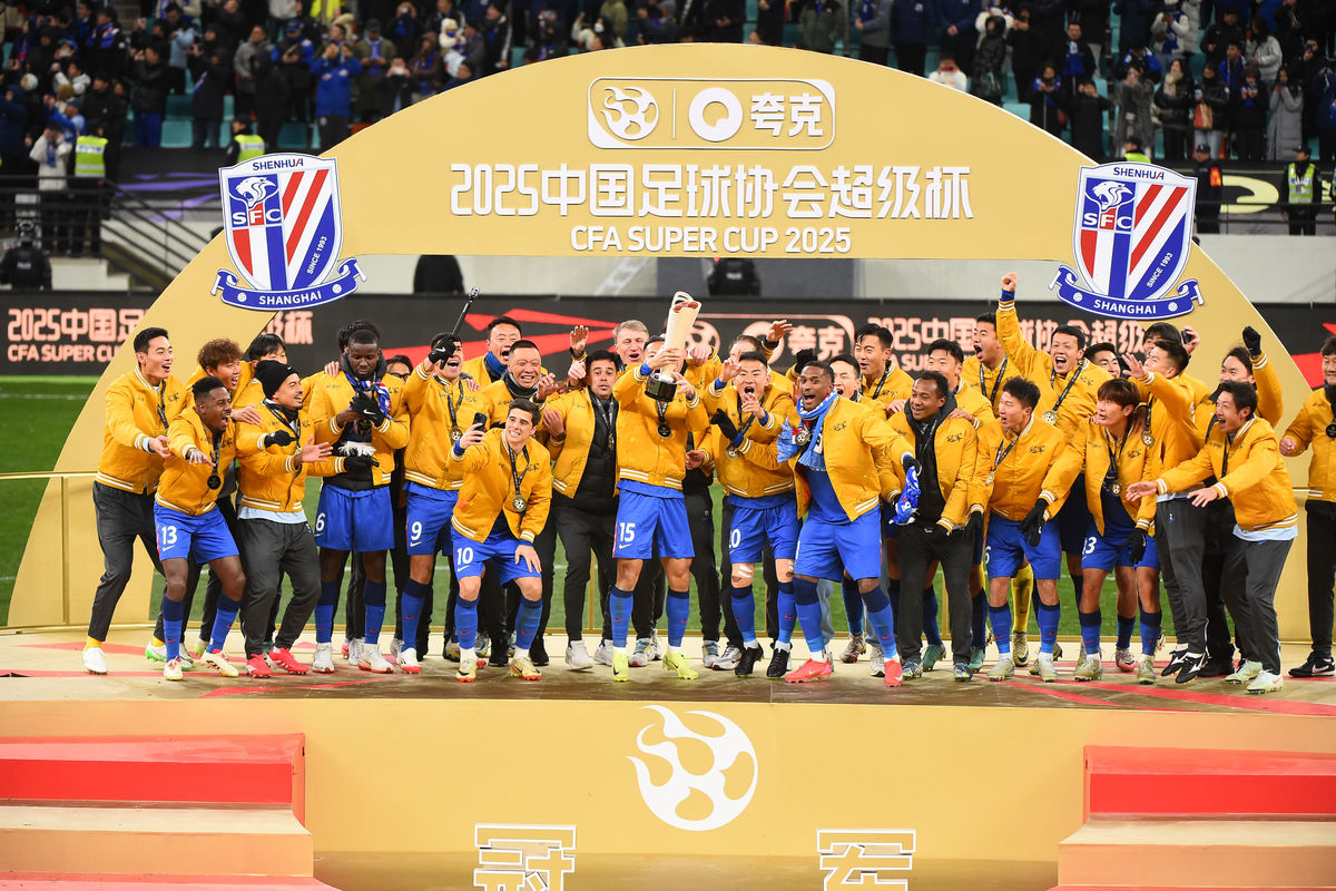 亚洲足球比赛备战紧张，球队士气高昂争夺冠军的简单介绍