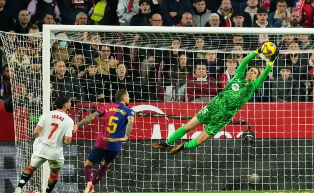 阿扎伦卡爆冷击败巴塞罗那，逆转引爆全场！